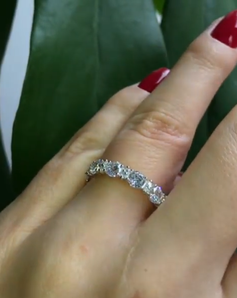 Серебряное кольцо с цирконием фото
