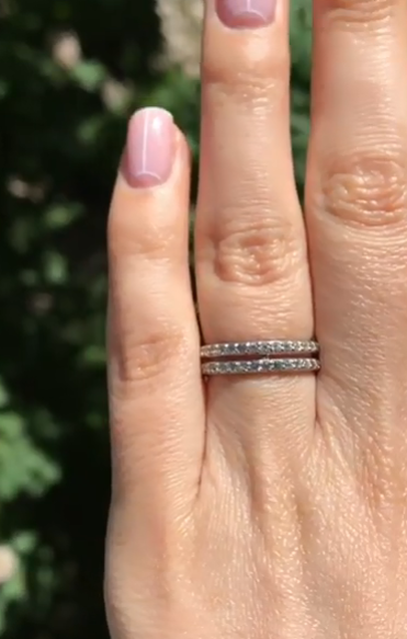 Серебряное кольцо двойное с камнями фото